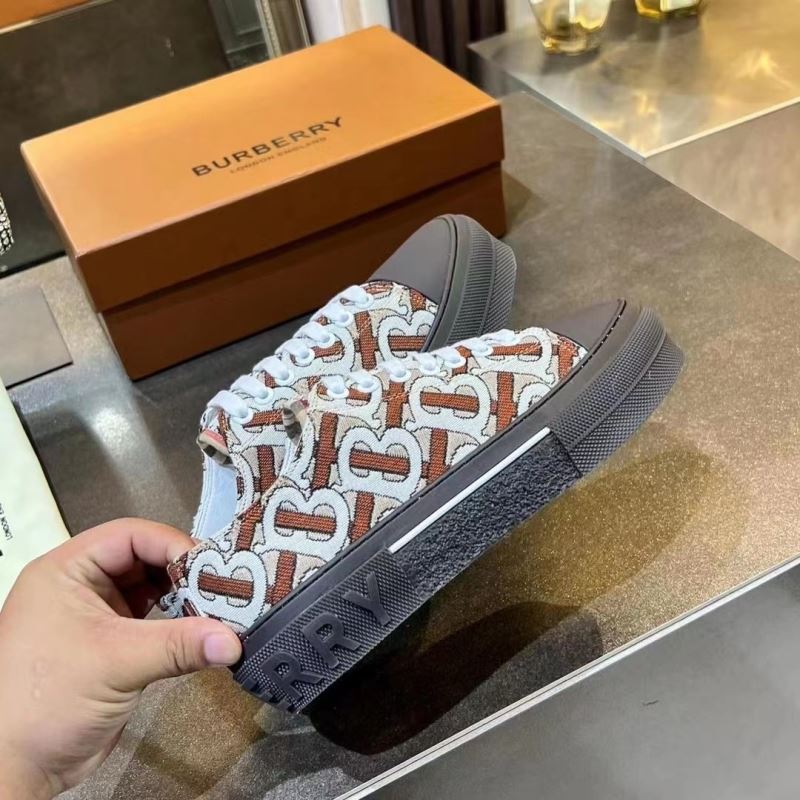 Burberry Low Shoes